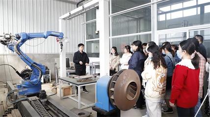 產(chǎn)教融合新實(shí)踐 洛陽科技職業(yè)學(xué)院師生赴清洛基地參訪研學(xué)與技術(shù)交流